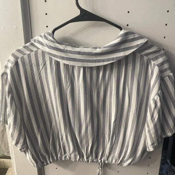 Cute cropped collared blouse - Picture 3 of 6